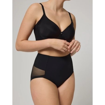 Culotte gainante aux finitions noires invisibles