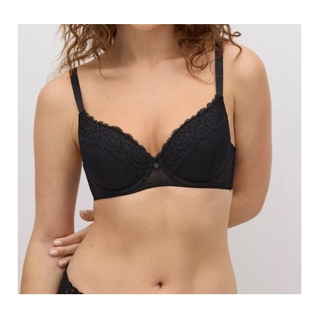 Padded underwire bra in pink lace