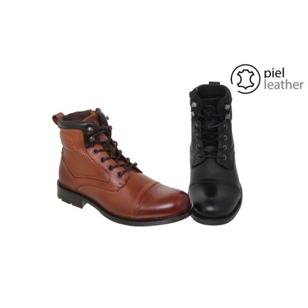 Pure leather ankle boot made in Spain.